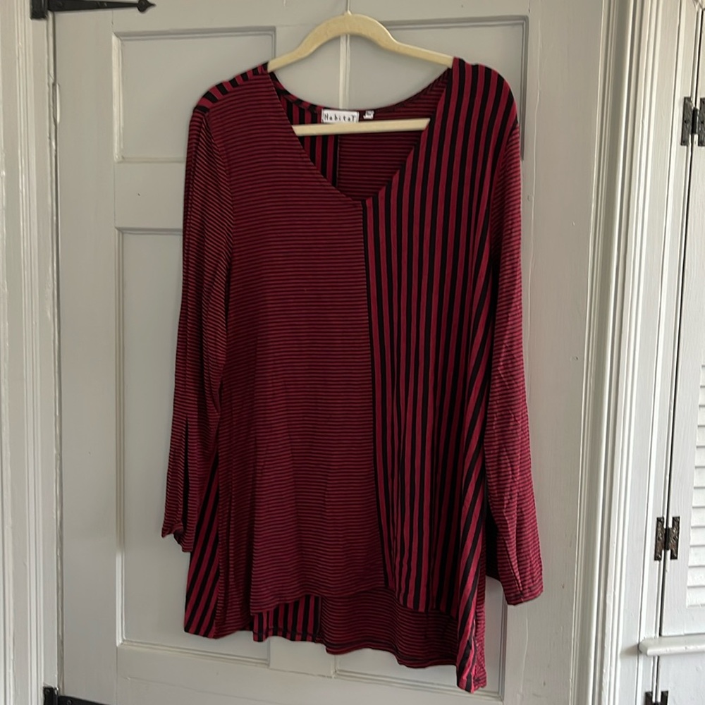 Habitat tunic in black and red stripes